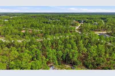 305 Woodburn Dr, Lehigh Acres, FL 33972 - Photo 11