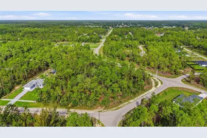 305 Woodburn Dr, Lehigh Acres, FL 33972 - Photo 13