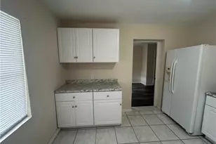 319 Montgomery Ave, Fort Myers, FL 33905 - Photo 5