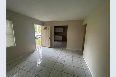 319 Montgomery Ave, Fort Myers, FL 33905 - Photo 3