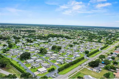 8 Tangerine Ct, Lehigh Acres, FL 33936 - Photo 5