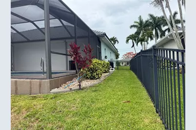 247 SE 6th St, Cape Coral, FL 33990 - Photo 13