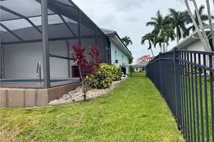 247 SE 6th St, Cape Coral, FL 33990 - Photo 13
