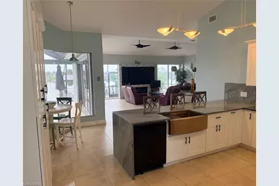 247 SE 6th St, Cape Coral, FL 33990 - Photo 5