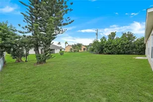1409 SW 11th Pl, Cape Coral, FL 33991 - Photo 23
