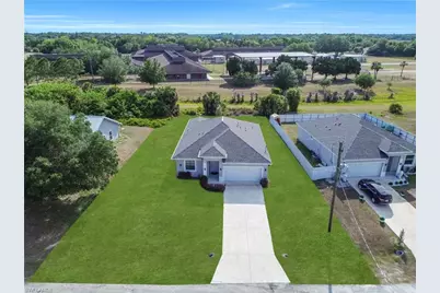 2013 Inglewood Cir, Labelle, FL 33935 - Photo 3