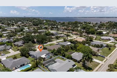 1347 Oaklawn Ct, Fort Myers, FL 33919 - Photo 33
