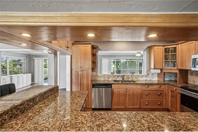 2206 SE 10th Pl, Cape Coral, FL 33990 - Photo 9