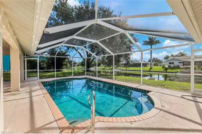 615 SE 19th Ct, Cape Coral, FL 33990 - Photo 9