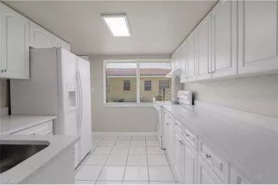 2927 SE 15th Pl #4, Cape Coral, FL 33904 - Photo 11