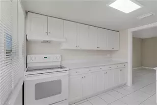 2927 SE 15th Pl, Cape Coral, FL 33904 - Photo 15
