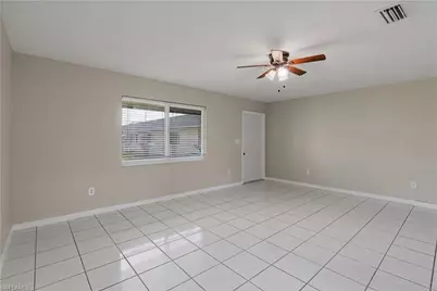 2927 SE 15th Pl #4, Cape Coral, FL 33904 - Photo 9