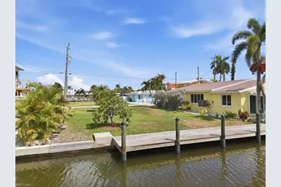 2609 Bayshore Dr, Matlacha, FL 33993 - Photo 1
