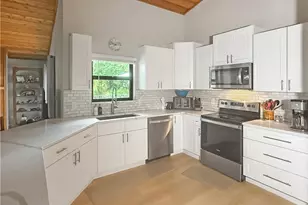 12446 McGregor Woods Cir, Fort Myers, FL 33908 - Photo 5