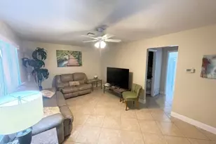 712 SE 47th St, Cape Coral, FL 33904 - Photo 3