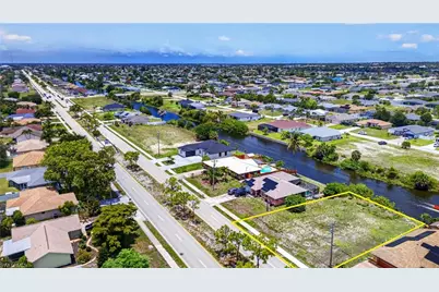 601 Gleason Pkwy, Cape Coral, FL 33914 - Photo 5