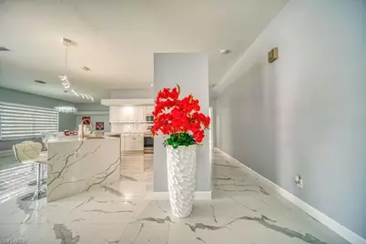 946 SE 23rd Pl, Cape Coral, FL 33990 - Photo 11