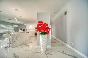 946 SE 23rd Pl, Cape Coral, FL 33990 - Photo 11