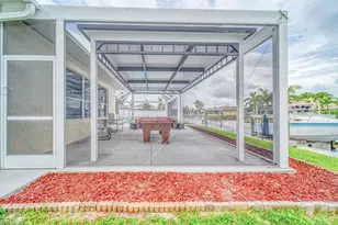 946 SE 23rd Pl, Cape Coral, FL 33990 - Photo 37