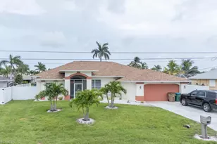 946 SE 23rd Pl, Cape Coral, FL 33990 - Photo 3