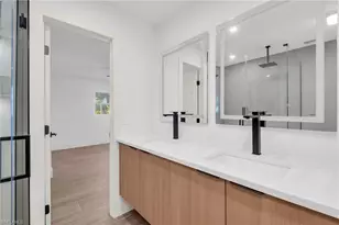 2114 Davis Blvd, Fort Myers, FL 33905 - Photo 13
