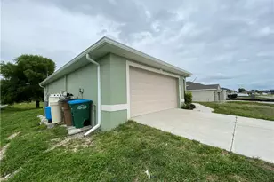 306 NE 14th Terrace, Cape Coral, FL 33909 - Photo 13