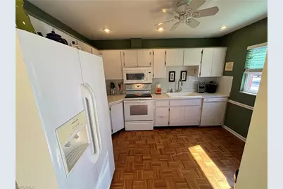 1515 Edgewater Cir, Fort Myers, FL 33919 - Photo 9
