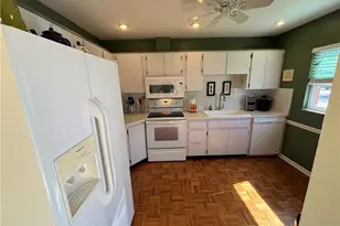 1515 Edgewater Cir, Fort Myers, FL 33919 - Photo 9