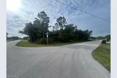 806 Zona Ave N, Lehigh Acres, FL 33971 - Photo 3