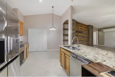 403 SW 28th Pl, Cape Coral, FL 33991 - Photo 5