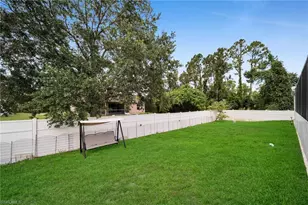 539 Summit Ave S, Lehigh Acres, FL 33974 - Photo 27