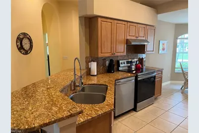 2401 SW 38th Ter, Cape Coral, FL 33914 - Photo 5