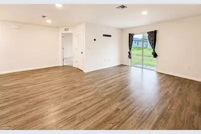 936 Panda Dr, Lehigh Acres, FL 33974 - Photo 5