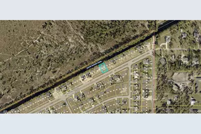 39 Wilmington Pkwy, Cape Coral, FL 33993 - Photo 1