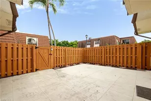 1418 Park Shore Cir, Fort Myers, FL 33901 - Photo 13