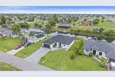 2425 SW 2nd Ter, Cape Coral, FL 33991 - Photo 37