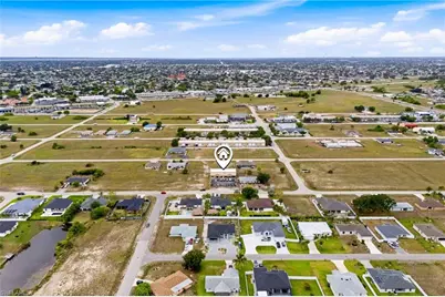 1009 NE 8th Ter, Cape Coral, FL 33909 - Photo 7