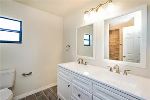 911 NE 9th St, Cape Coral, FL 33909 - Photo 11