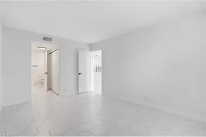 2885 Palm Beach Blvd #402, Fort Myers, FL 33916 - Photo 9
