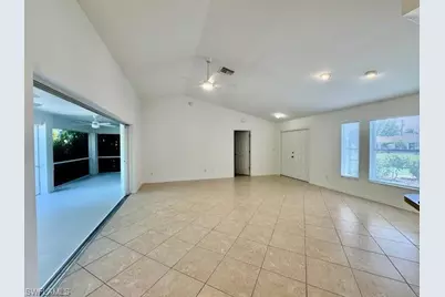 910 SW 3rd Ave, Cape Coral, FL 33991 - Photo 5