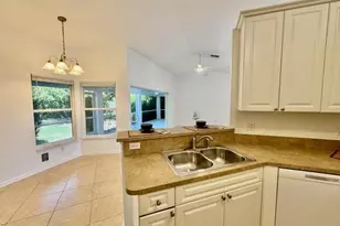 910 SW 3rd Ave, Cape Coral, FL 33991 - Photo 9