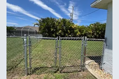 910 SW 3rd Ave, Cape Coral, FL 33991 - Photo 31