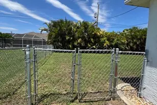 910 SW 3rd Ave, Cape Coral, FL 33991 - Photo 31