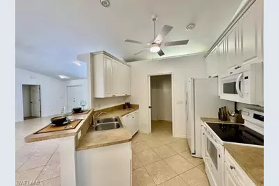 910 SW 3rd Ave, Cape Coral, FL 33991 - Photo 7