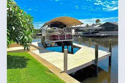 919 SE 20th Ct, Cape Coral, FL 33990 - Photo 7