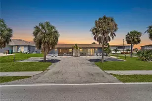 4353 Country Club Blvd, Cape Coral, FL 33904 - Photo 3