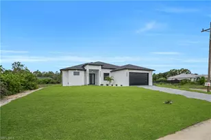 846 Charles Sise St E, Lehigh Acres, FL 33974 - Photo 3