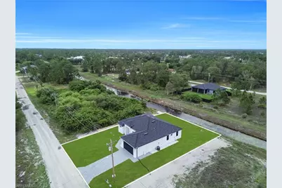 846 Charles Sise St E, Lehigh Acres, FL 33974 - Photo 43