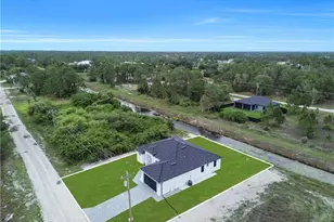 846 Charles Sise St E, Lehigh Acres, FL 33974 - Photo 43
