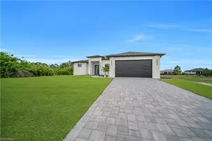 846 Charles Sise St E, Lehigh Acres, FL 33974 - Photo 7